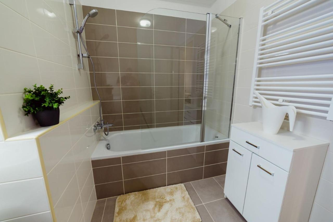 Corvin Promenade With Free Parking Apartman Budapest Kültér fotó