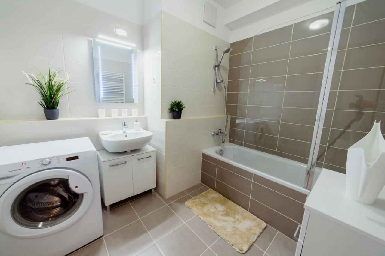 Corvin Promenade With Free Parking Apartman Budapest Kültér fotó