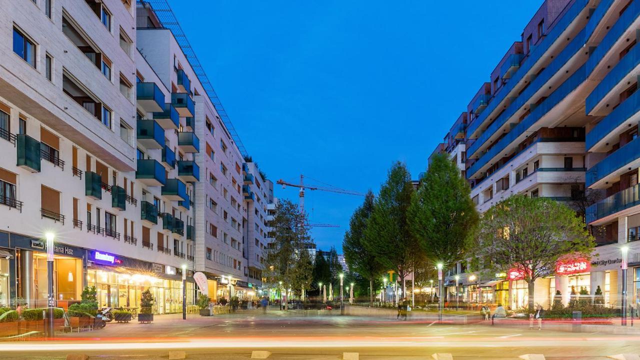 Corvin Promenade With Free Parking Apartman Budapest Kültér fotó